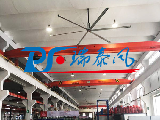 鋼結(jié)構(gòu)廠房通風(fēng)降溫方案、廠房車間通風(fēng)降溫方案、大型工業(yè)風(fēng)扇、物流倉儲大風(fēng)扇、大吊扇、工業(yè)風(fēng)扇、廠房車間降溫設(shè)備、廠房車間通風(fēng)設(shè)備、車間溫控設(shè)備、工業(yè)大吊扇、工業(yè)大風(fēng)扇、工業(yè)節(jié)能風(fēng)扇、湖北瑞兆偉業(yè)通風(fēng)降溫科技有限公司