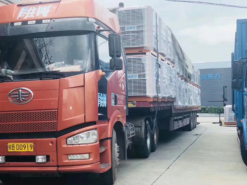 鋼結(jié)構(gòu)廠房通風(fēng)降溫方案、廠房車間通風(fēng)降溫方案、大型工業(yè)風(fēng)扇、物流倉儲(chǔ)大風(fēng)扇、大吊扇、工業(yè)風(fēng)扇、廠房車間降溫設(shè)備、廠房車間通風(fēng)設(shè)備、車間溫控設(shè)備、工業(yè)大吊扇、工業(yè)大風(fēng)扇、工業(yè)節(jié)能風(fēng)扇、湖北瑞兆偉業(yè)通風(fēng)降溫科技有限公司