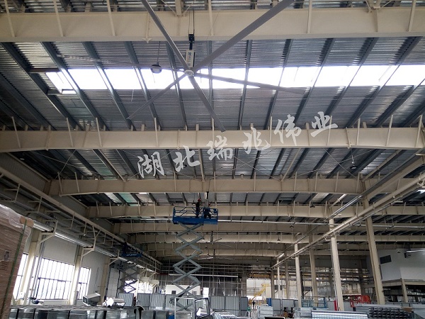 瑞泰風(fēng)工業(yè)大風(fēng)扇，工業(yè)大風(fēng)扇，瑞泰風(fēng)大型工業(yè)風(fēng)扇，高大廠房降溫通風(fēng)，廠房降溫通風(fēng)改善方案