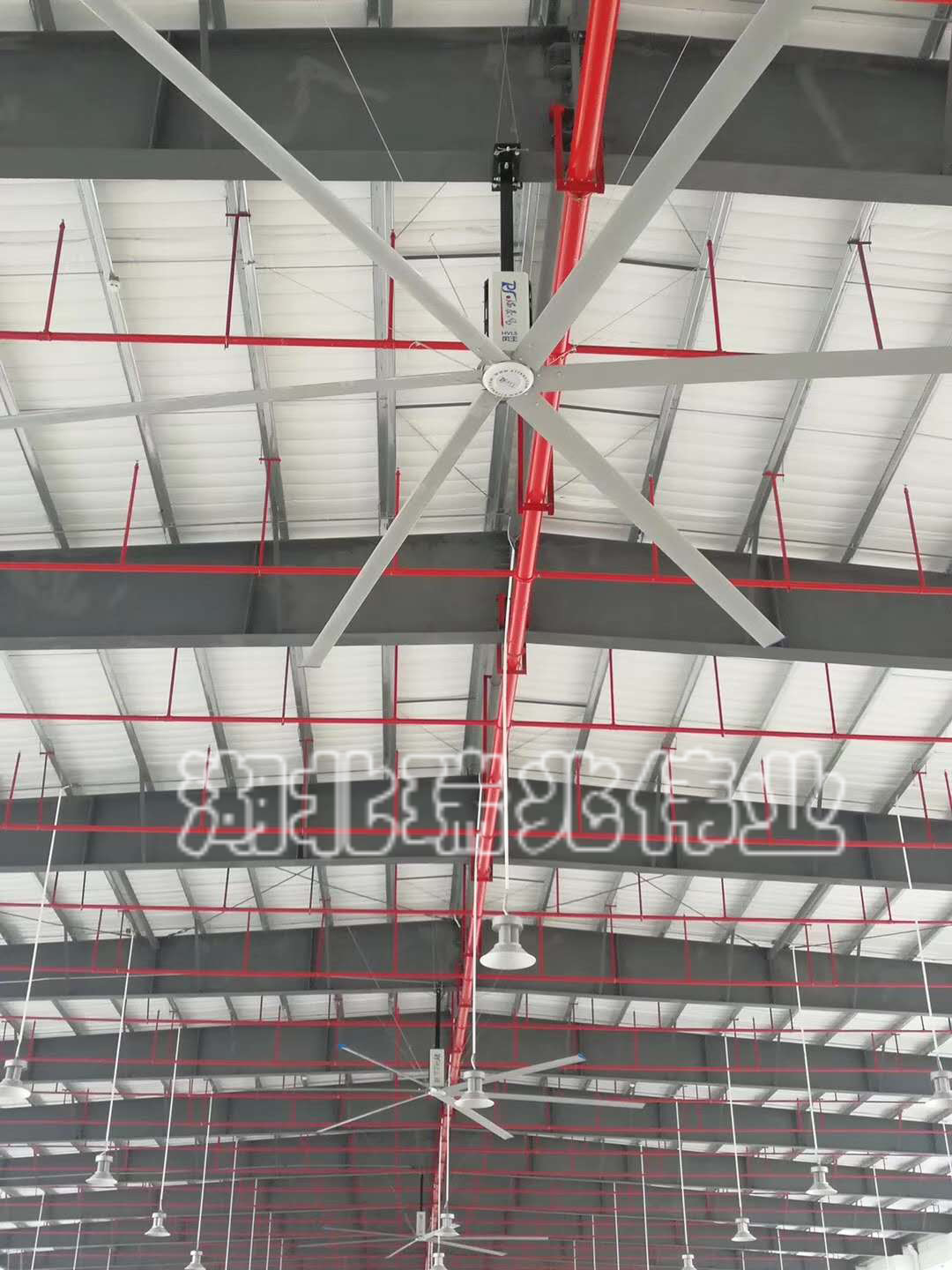 論瑞泰風工業(yè)大風扇增強廠房車間室內通風的重要性